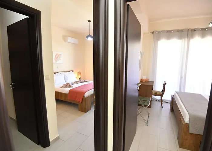 Dionysus Seaside 이알리소스