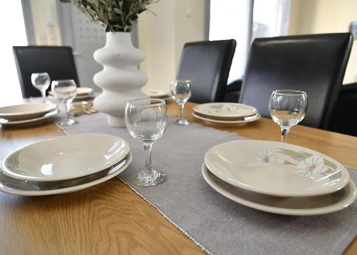 Dionysus Seaside Villa *